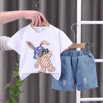 Детский костюм с короткими рукавами 2023, Летняя футболка с рисунком кролика в иностранном стиле для мальчиков, Детские шорты с короткими рукавами, повседневный костюм