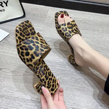 Женские леопардовые тапочки на высоком каблуке 6 см, Большие размеры 41 42, Резиновые тапочки на платформе на толстом каблуке в европейском стиле, Уличные женские горки