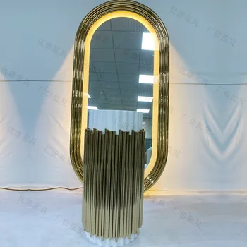 Легкое роскошное зеркало с позолоченной рамой из нержавеющей стали со светодиодной подсветкой и умывальником